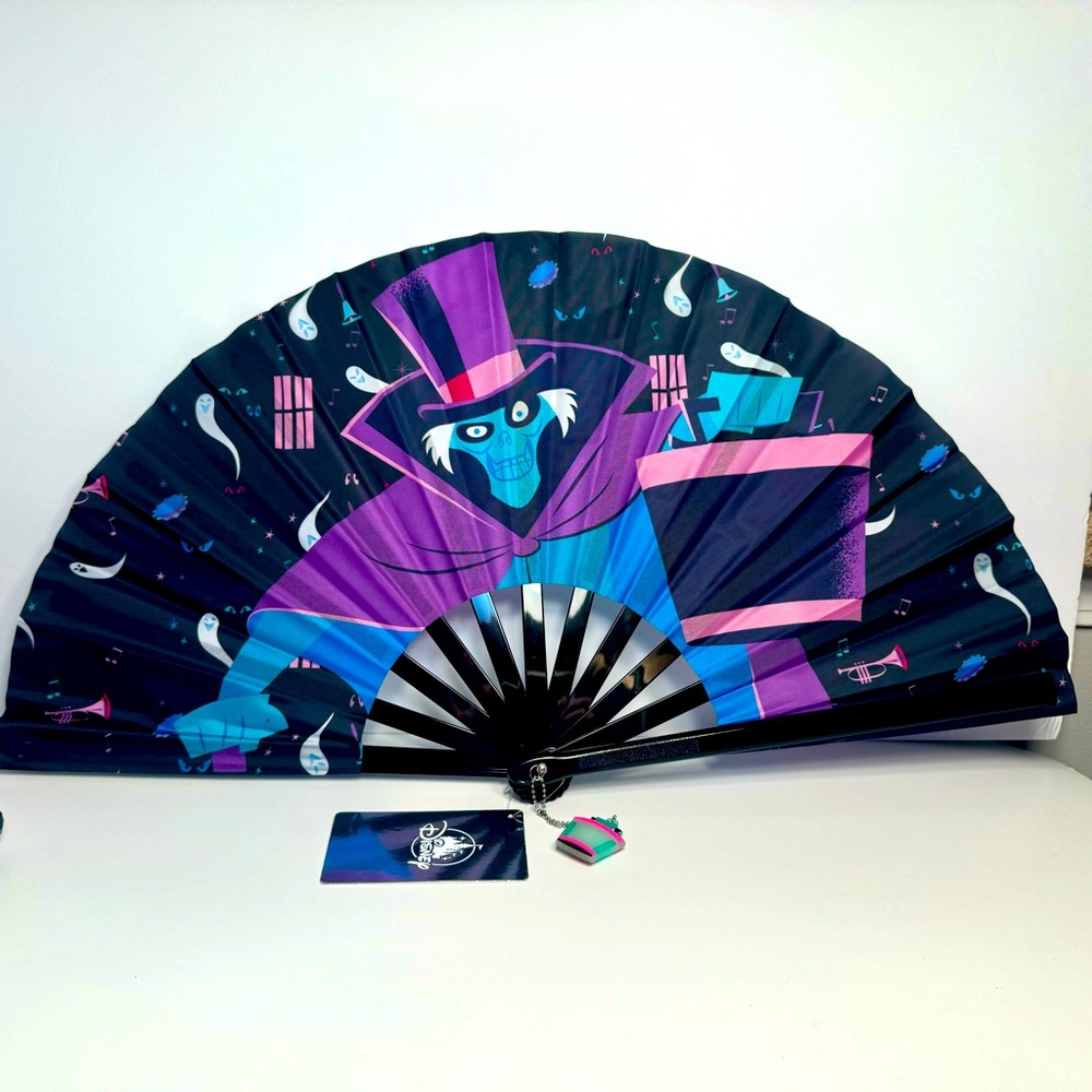 NWT. Disney Folding Fan - Hatbox Ghost - Haunted Mansion. Hatbox Ghost colorful
